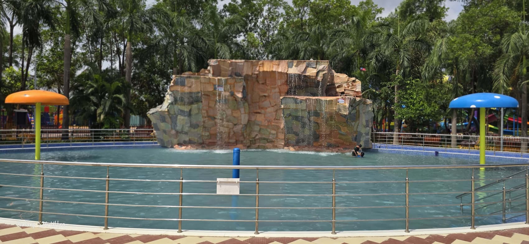 BK Waterfall & Oasis Pool